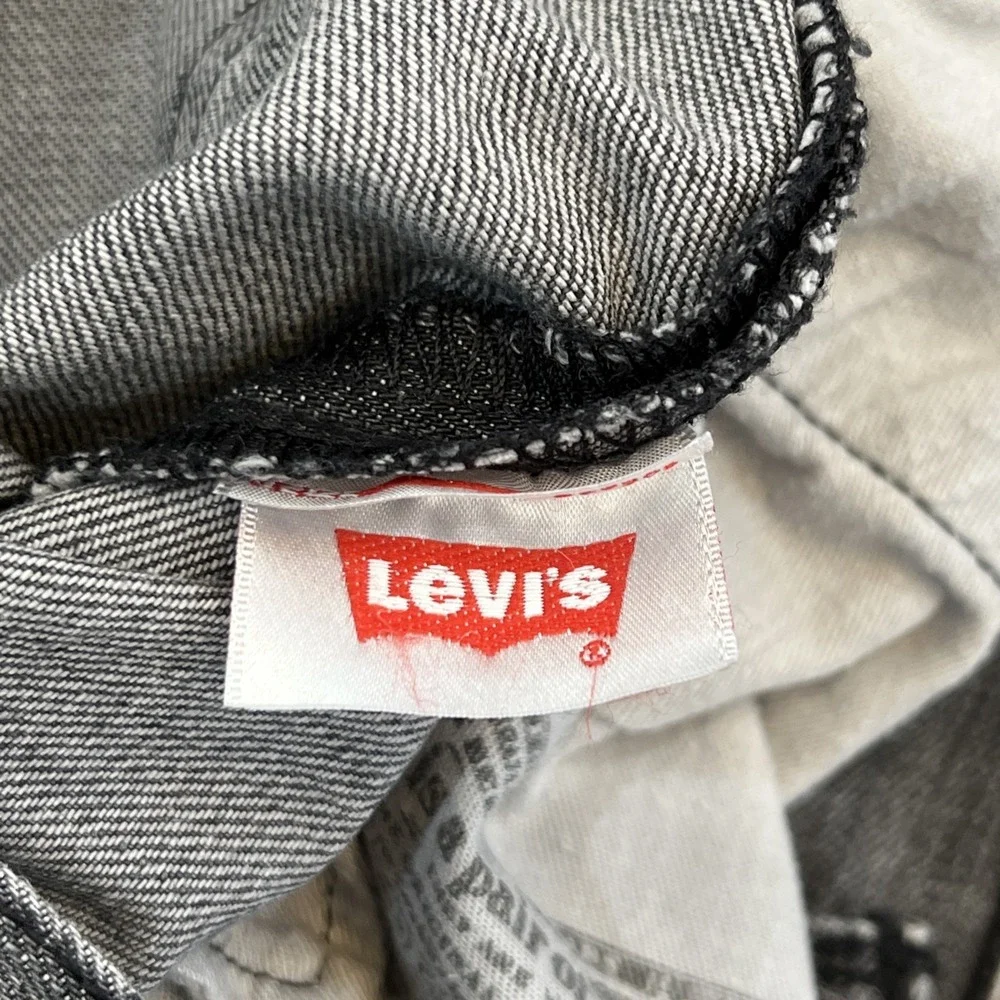 Levis 501 straight leg jeans Men 34X32 (35x31 ) Button Fly Gray Denim